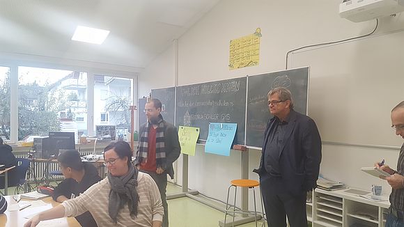 Uli Sckerl informierte sich in der Friedrich-Schiller-Gemeinschaftsschule Hemsbach